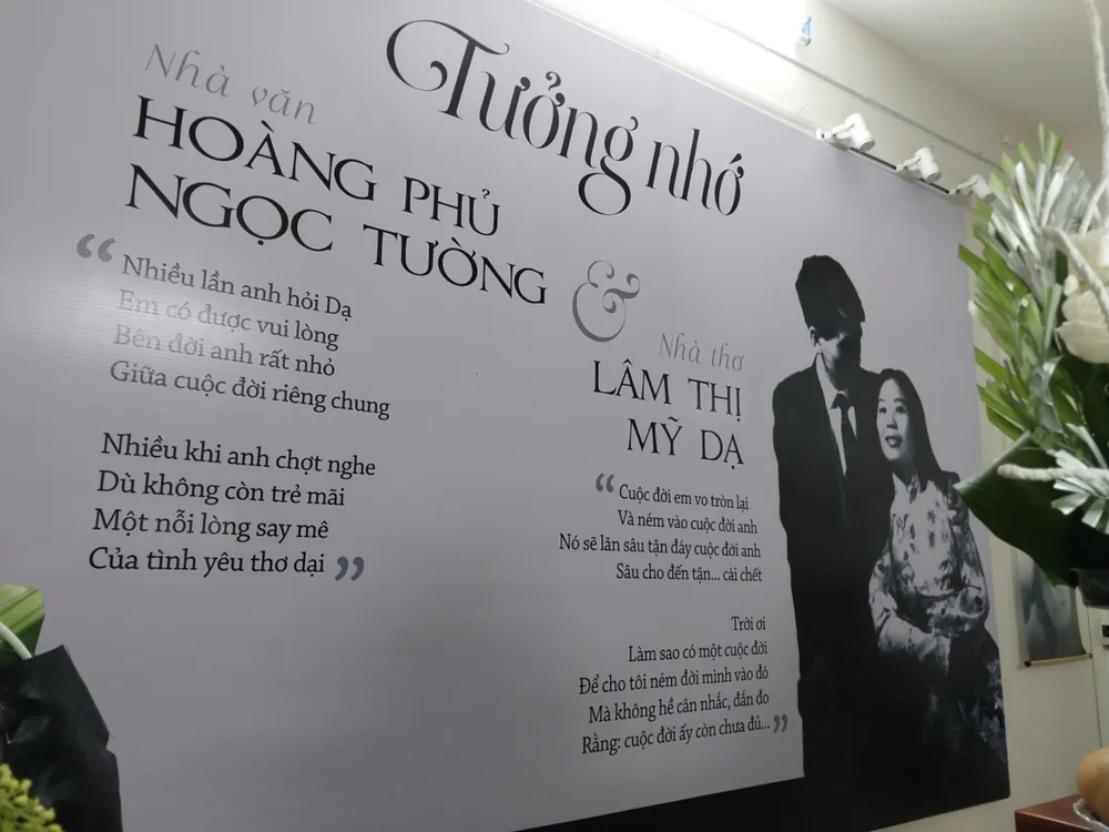 Chương trình tưởng nhớ nhà văn Hoàng Phủ Ngọc Tường và nhà thơ Lâm Thị Mỹ Dạ tại Huế sẽ diễn ra đến hết đêm 31-7