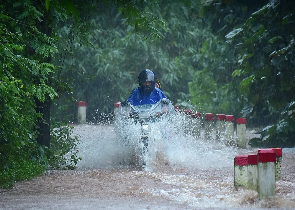 Cuộc sống của người dân các huyện, thị vùng ven TP Huế đảo lộn vì mưa lũ Cuộc sống của người dân các huyện, thị vùng ven TP Huế đảo lộn vì mưa lũ