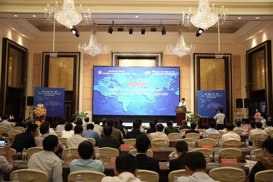 Các đại biểu tham dự hội nghị