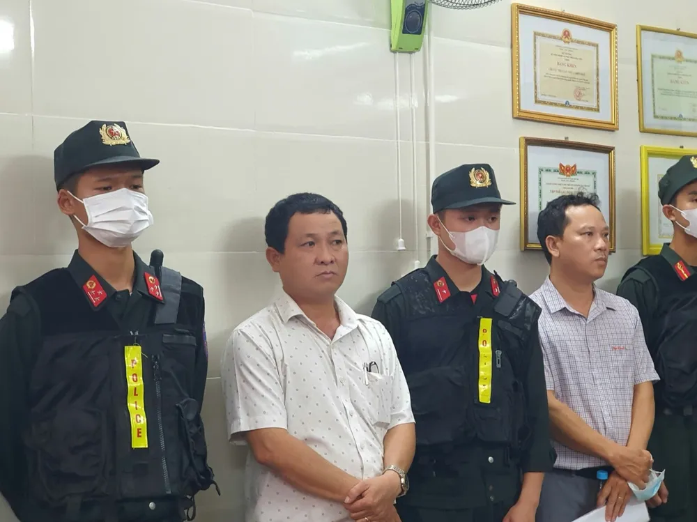 Công an đọc lệnh khởi tố, bắt tạm giam các đối tượng Screenshot_20241003_121705_Zalo.jpg