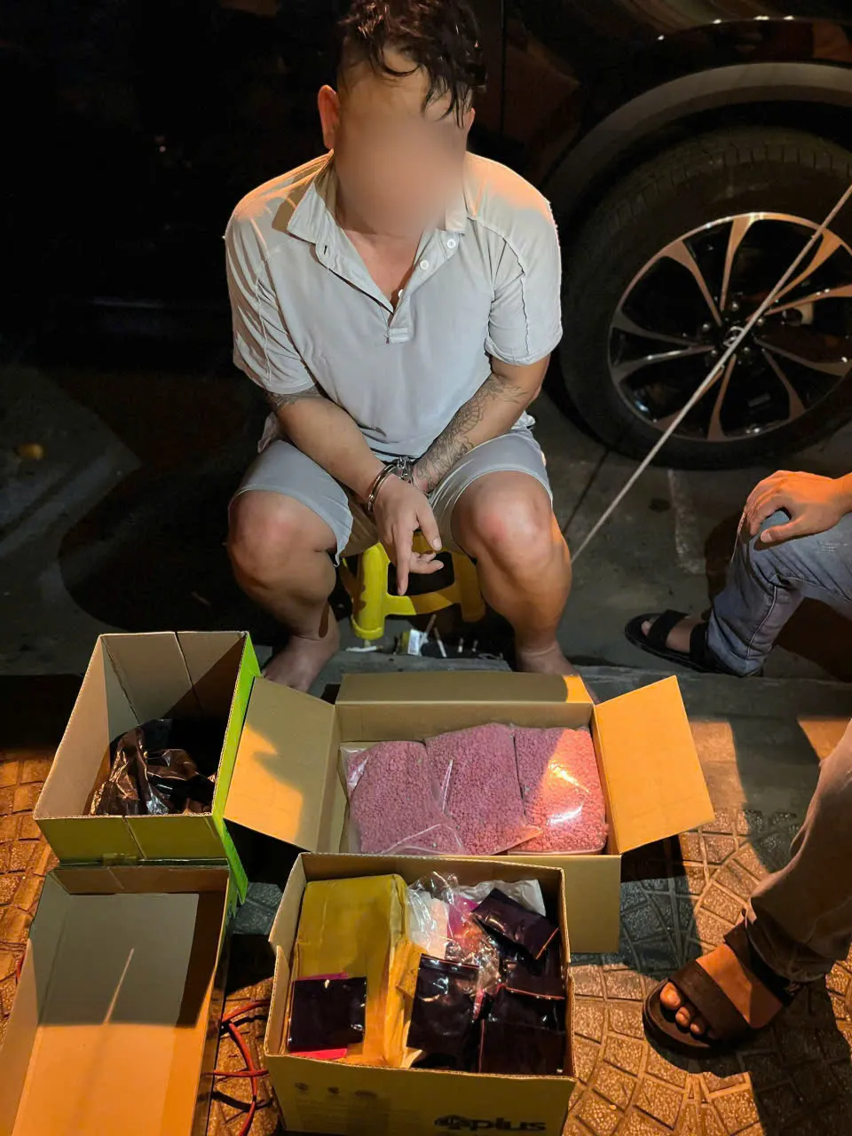 Bắt giữ đối tượng Lê Long Thành cùng tang vật Le long thanh .jpg