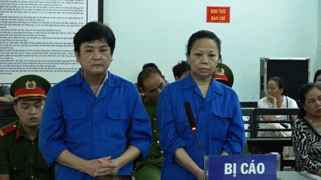 Hai bị cáo tại tòa