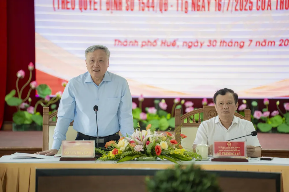 Le vice-Premier ministre permanent Nguyen Hoa Binh prend la parole lors de la réunion z6856678264705_8c7426106376417f56e5f9152a2cf4e6.jpg