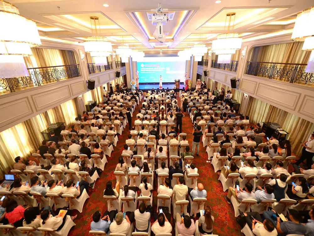 Quang cảnh diễn đàn z6932189125858_2b3ecaf81d26688d9613d830dee70385.jpg