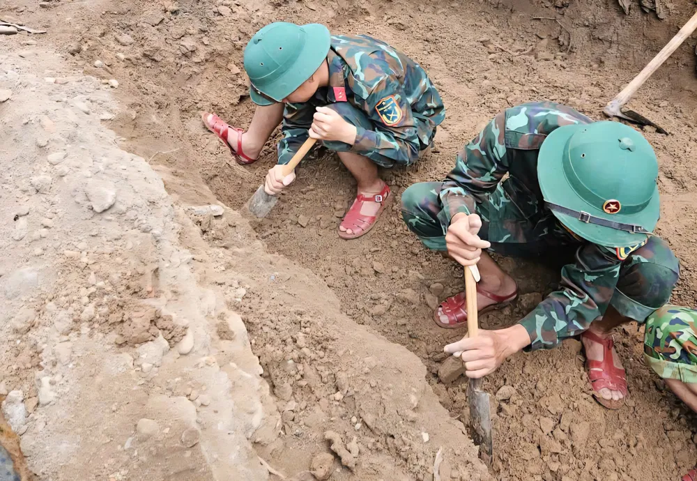 Tìm kiếm và quy tập hài cốt liệt sĩ tại khu vực thi công cải tạo khuôn viên Trường Bồ Đề IMG_20250917_093452.jpg