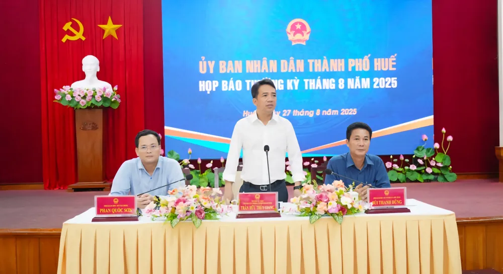 Họp báo thường kỳ do UBND TP Huế tổ chức hàng tháng Screenshot_20250923_120310_Samsung Internet.jpg