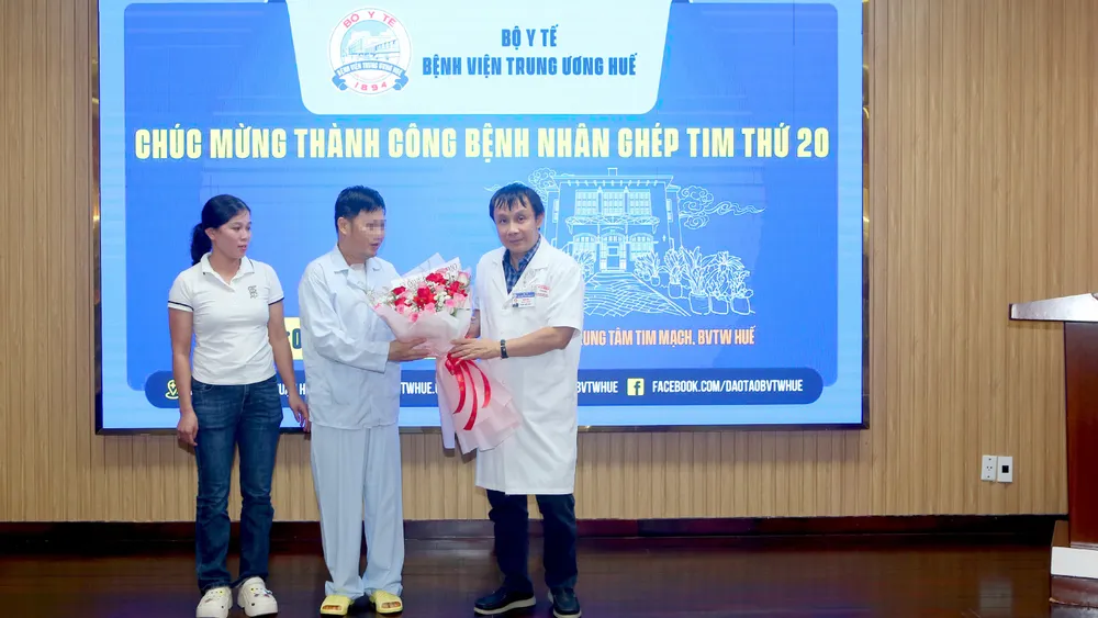 Bệnh nhân H.T.N xuất viện IMG_20251002_094709.jpg