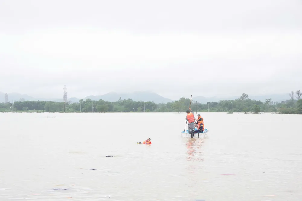 Nỗ lực tìm kiếm nạn nhân mất tích