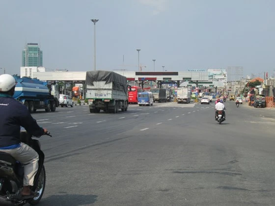 Trạm thu phí ngã tư Vũng Tàu còn nhiều tồn tại gây mất an toàn giao thông