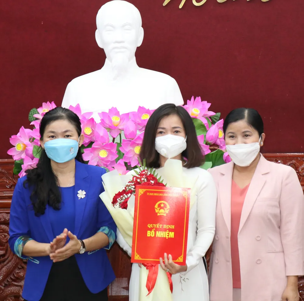 Bình Phước: Trao quyết định điều động, bổ nhiệm 4 cán bộ lãnh đạo ảnh 2 Bình Phước: Trao quyết định điều động, bổ nhiệm 4 cán bộ lãnh đạo ảnh 2