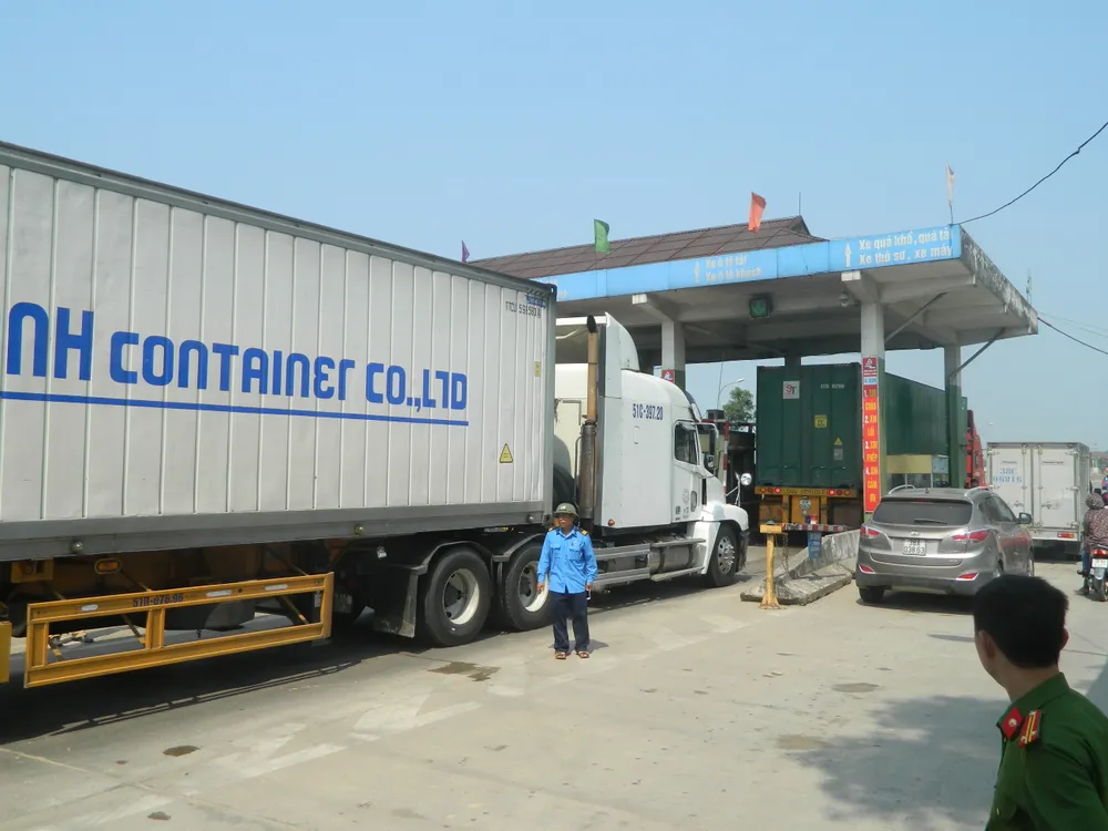 Người dân lại phản đối thu phí BOT tại trạm thu phí Cầu Rác ảnh 3