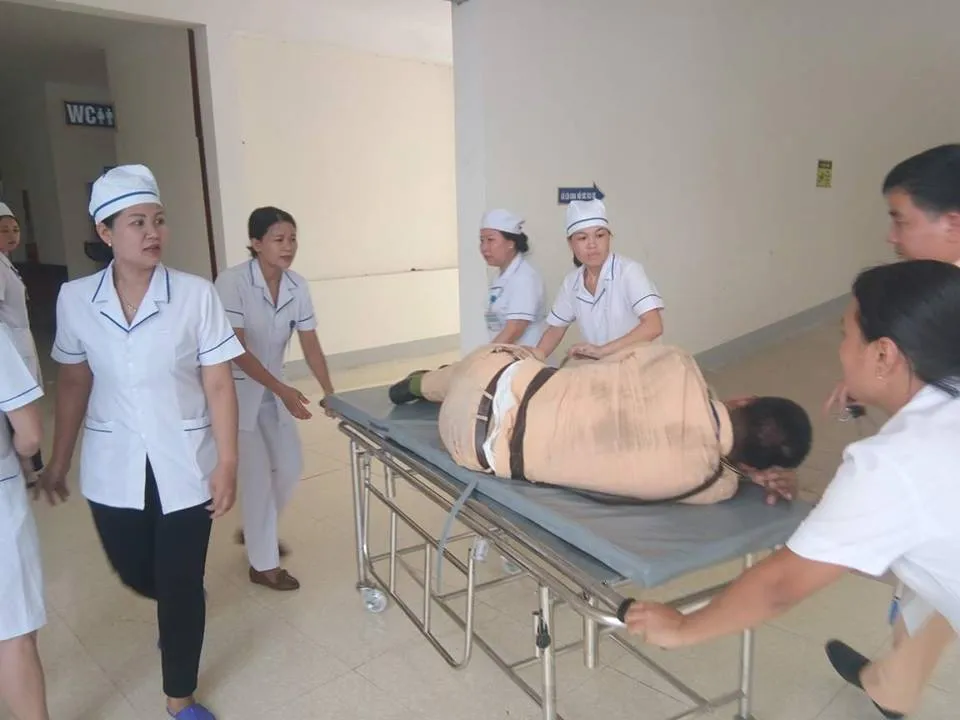 Tài xế xe container hất văng thượng úy công an xuống đường mong được thông cảm ảnh 8