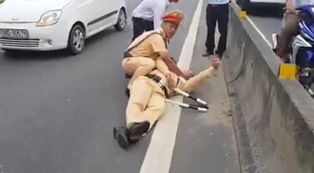 Tài xế xe container hất văng thượng úy công an xuống đường mong được thông cảm ảnh 7