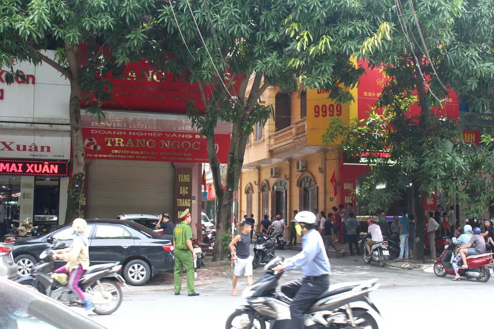 Thưởng 200 triệu đồng cho người cung cấp thông tin về kẻ trộm tiệm vàng ở Hà Tĩnh ảnh 1