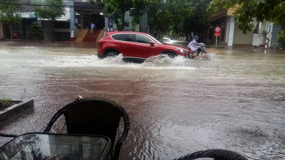 Các tỉnh miền Trung khẩn trương đối phó với bão số 10 ảnh 7