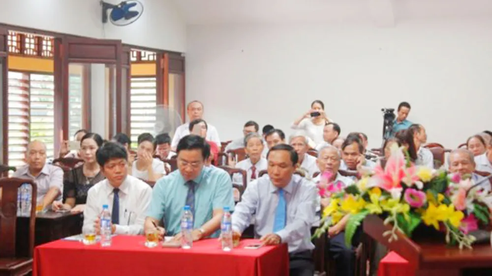 Trao tặng phiên bản Mộc bản về Đại thi hào Nguyễn Du - Danh nhân Văn hóa thế giới ảnh 2