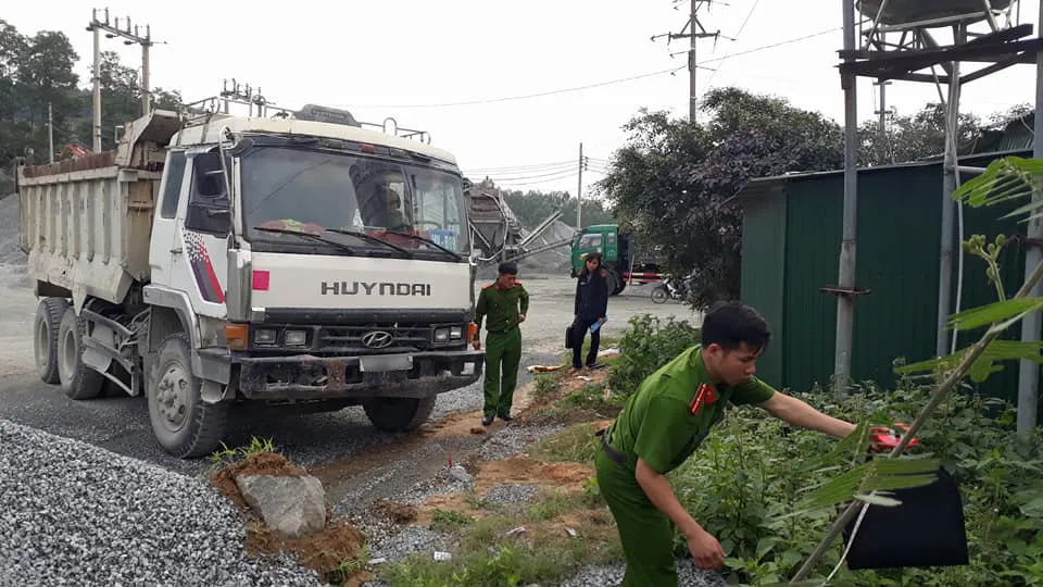 Nghi ô tô tải tự trôi, 3 người thương vong ảnh 2 Nghi ô tô tải tự trôi, 3 người thương vong ảnh 2