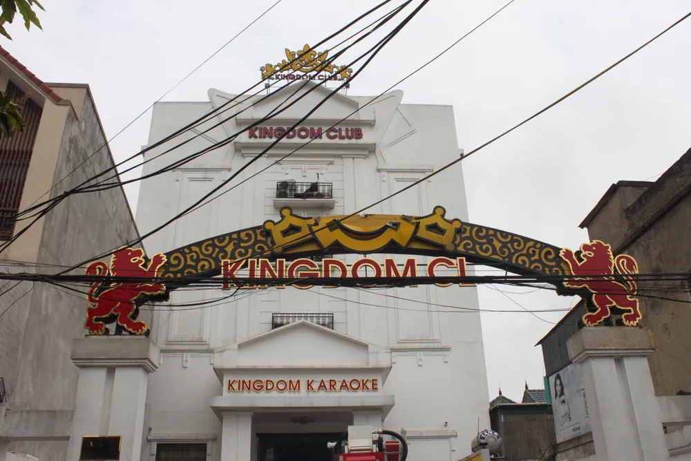 Đã khống chế được đám cháy tại quán Karaoke Kingdom Club ở Hà Tĩnh ảnh 1