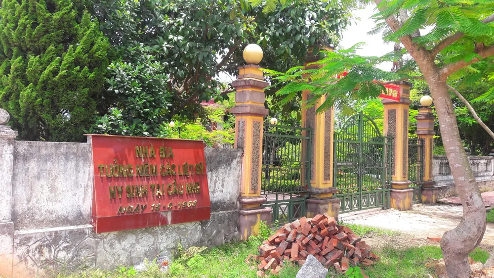 Kỷ niệm 50 năm ngày hy sinh 53 liệt sĩ tại cầu Nhe, tỉnh Hà Tĩnh  ảnh 5