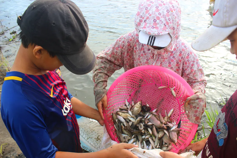 Độc đáo lễ hội đánh cá Đồng Hoa ở Hà Tĩnh ảnh 10