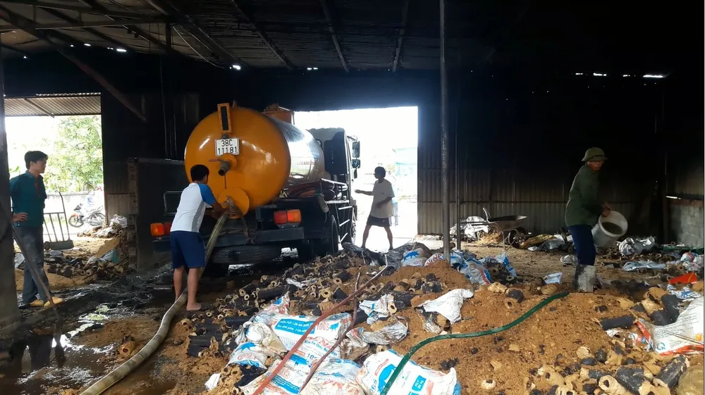 Cháy xưởng ép vỏ trấu nhiên liệu  ảnh 4