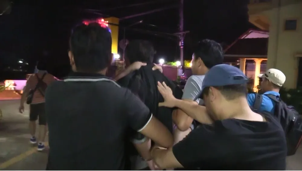 Triệt phá đường dây ma túy xuyên quốc gia, thu giữ 20 bánh heroin và 15kg ma túy đá ảnh 3