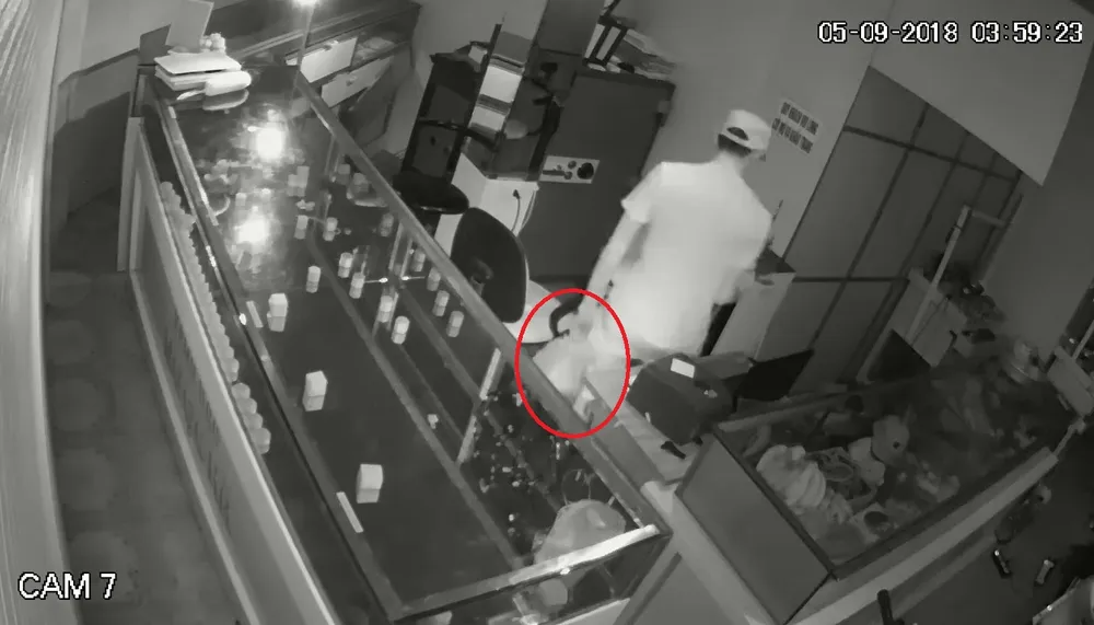 Treo thưởng 50 triệu đồng cho người cung cấp thông tin về đối tượng trộm tiệm vàng ảnh 7