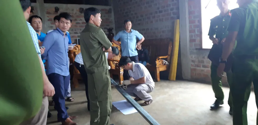 Vụ 4 người trong gia đình tử vong trong tư thế treo cổ: Phát hiện lá thư tuyệt mệnh ảnh 2