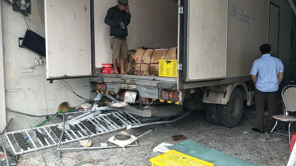 Liên tiếp xảy ra tai nạn giao thông trên quốc lộ 1A ở Hà Tĩnh ảnh 3