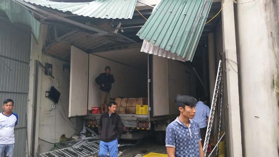 Liên tiếp xảy ra tai nạn giao thông trên quốc lộ 1A ở Hà Tĩnh ảnh 4