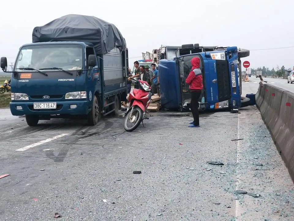 Tai nạn giao thông liên hoàn trên quốc lộ 1A ở Hà Tĩnh ảnh 3