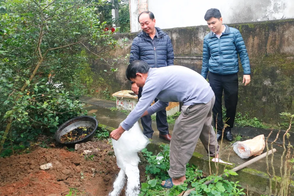 Phạt cơ sở sản xuất giò chả sử dụng chất cấm 40 triệu đồng ảnh 2 Phạt cơ sở sản xuất giò chả sử dụng chất cấm 40 triệu đồng ảnh 2