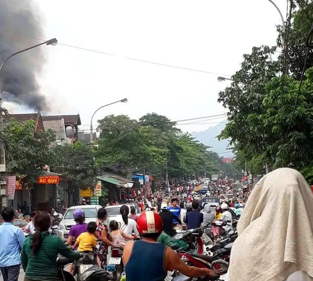 Cháy lớn tại Hà Tĩnh, nhiều nhà dân cùng tài sản bị thiêu rụi   ảnh 13