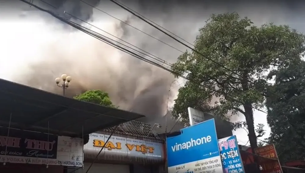 Cháy lớn tại Hà Tĩnh, nhiều nhà dân cùng tài sản bị thiêu rụi   ảnh 5