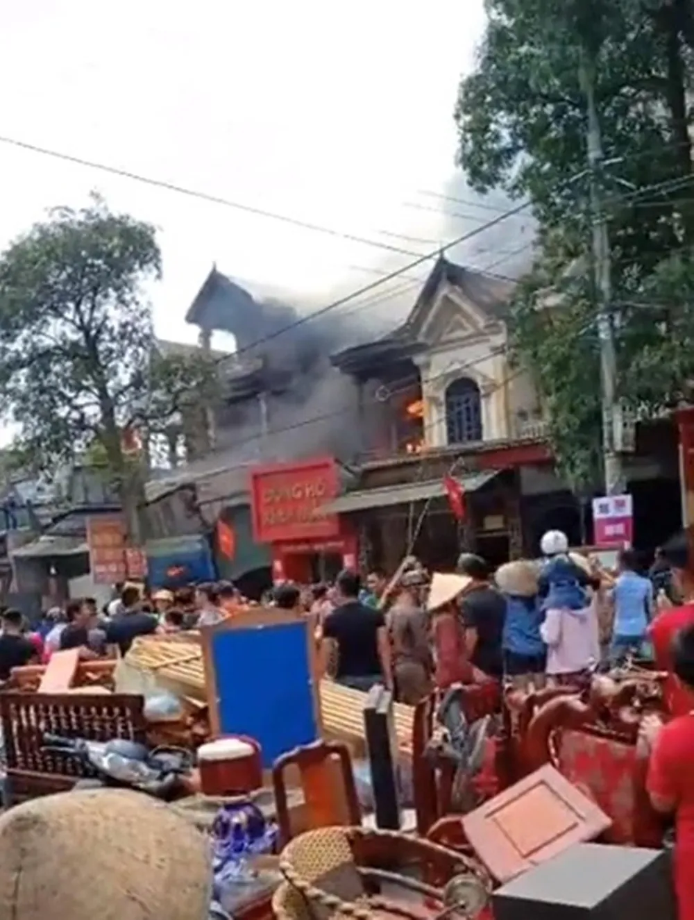 Cháy lớn tại Hà Tĩnh, nhiều nhà dân cùng tài sản bị thiêu rụi   ảnh 10