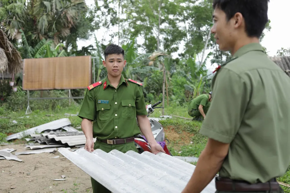 Hà Tĩnh tập trung khắc phục hậu quả lốc xoáy ảnh 6