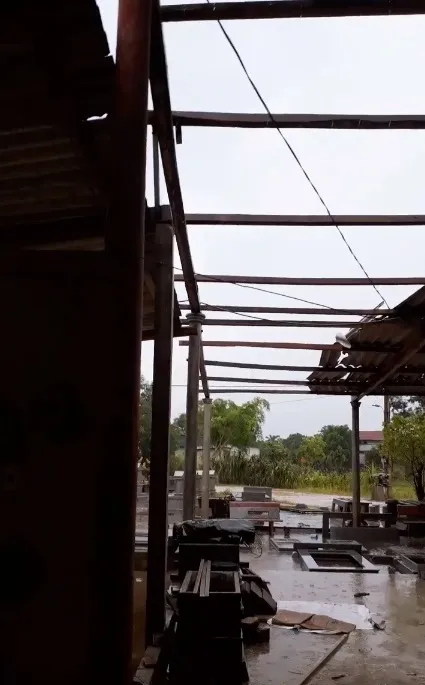 Hà Tĩnh tập trung khắc phục hậu quả lốc xoáy ảnh 17