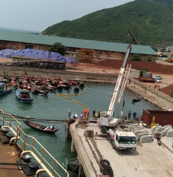 Hai tàu cá của ngư dân bị chìm ở khu vực cảng biển Vũng Áng ảnh 6