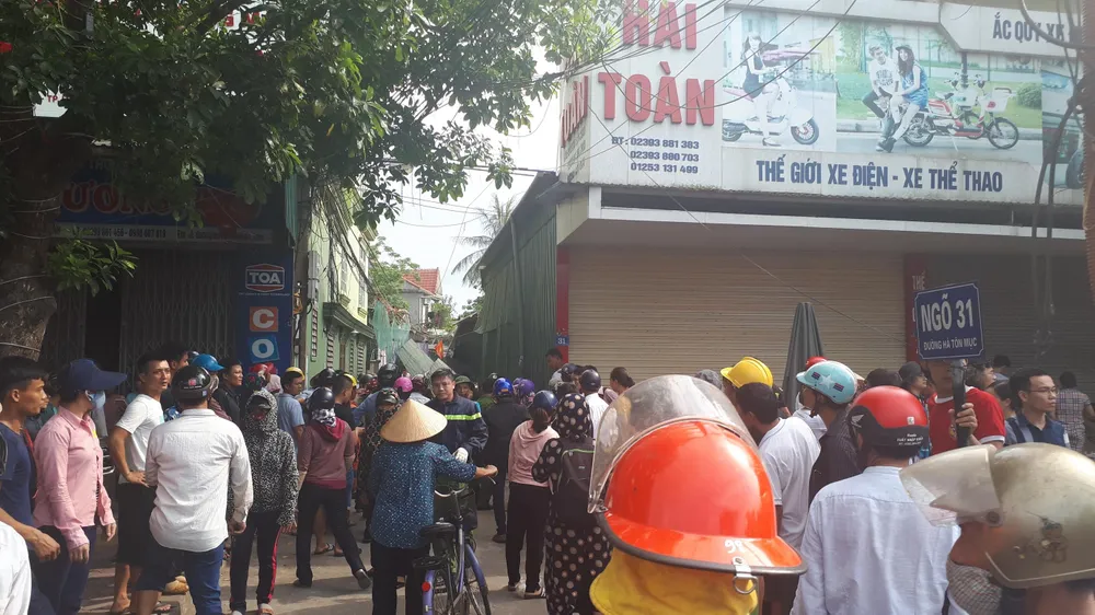 Ngôi nhà 2 tầng đang sửa bị đổ sập, 1 người bị thương nặng ảnh 7