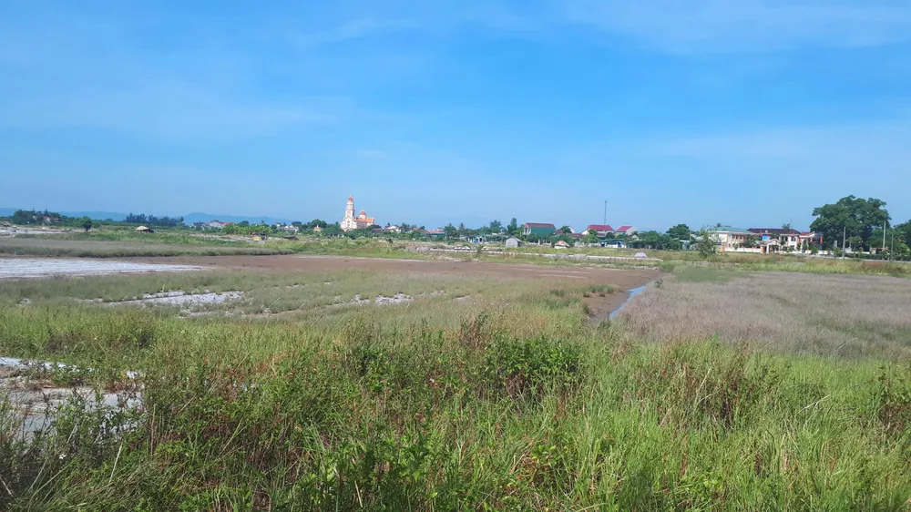 Hoang vắng ở cánh đồng muối Hộ Độ ảnh 11
