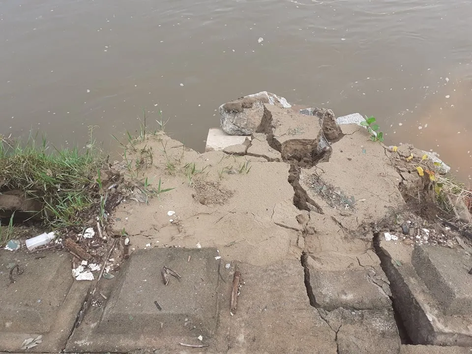Đê chắn sóng ven biển ở Hà Tĩnh bị sạt lở sau mưa lũ ảnh 11