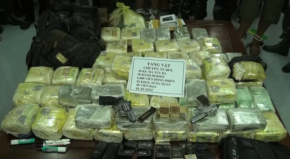 Triệt phá đường dây ma túy xuyên quốc gia, thu giữ số lượng lớn ma túy và vũ khí ảnh 4