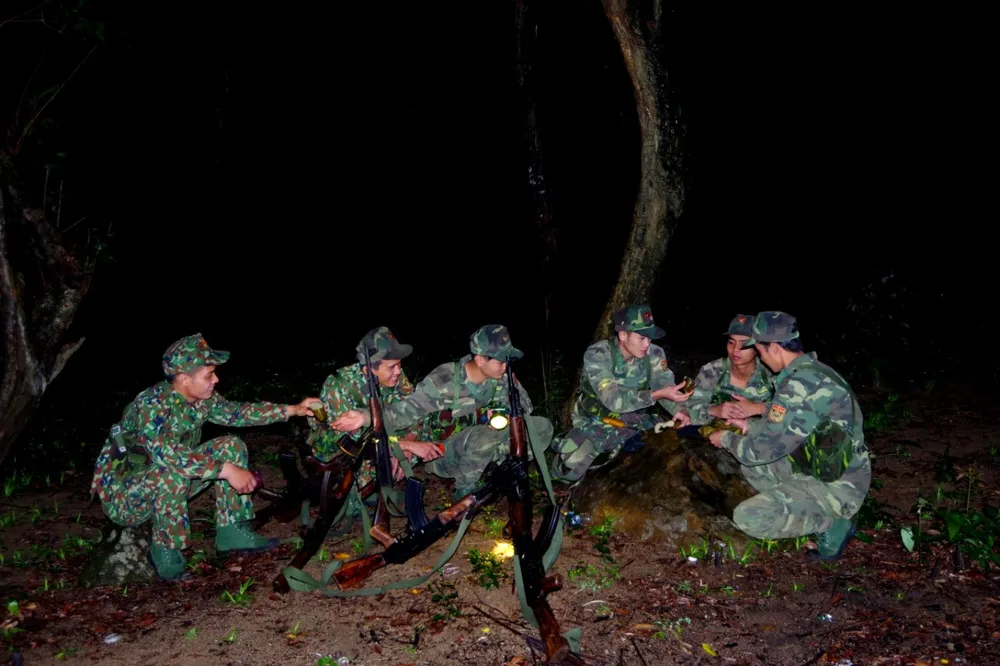 Giữ bình yên cho người dân đón tết ảnh 20