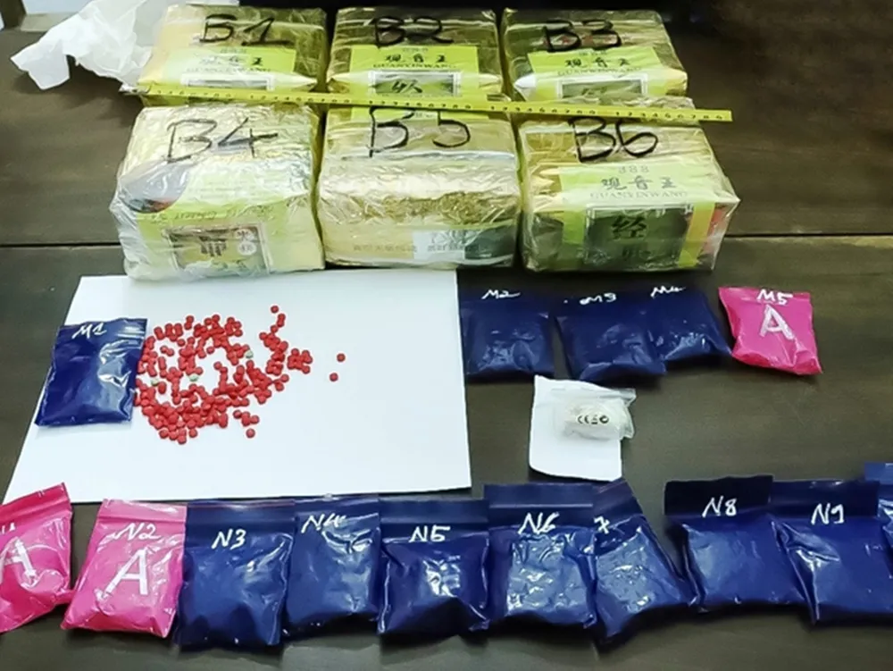 Bắt giữ vụ vận chuyển 6kg ma túy đá và hơn 3.000 viên ma túy tổng hợp ảnh 2