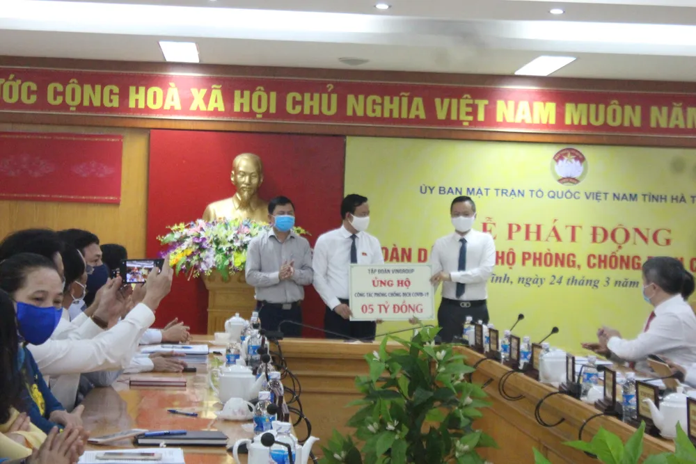 Cách ly, lấy mẫu xét nghiệm một số người tiếp xúc gần với bệnh nhân mắc Covid-19 thứ 122 ảnh 2