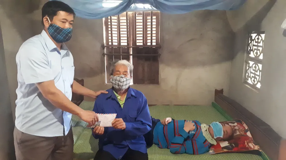 Báo SGGP trao 83,6 triệu đồng hỗ trợ các gia đình có hoàn cảnh khó khăn ảnh 4