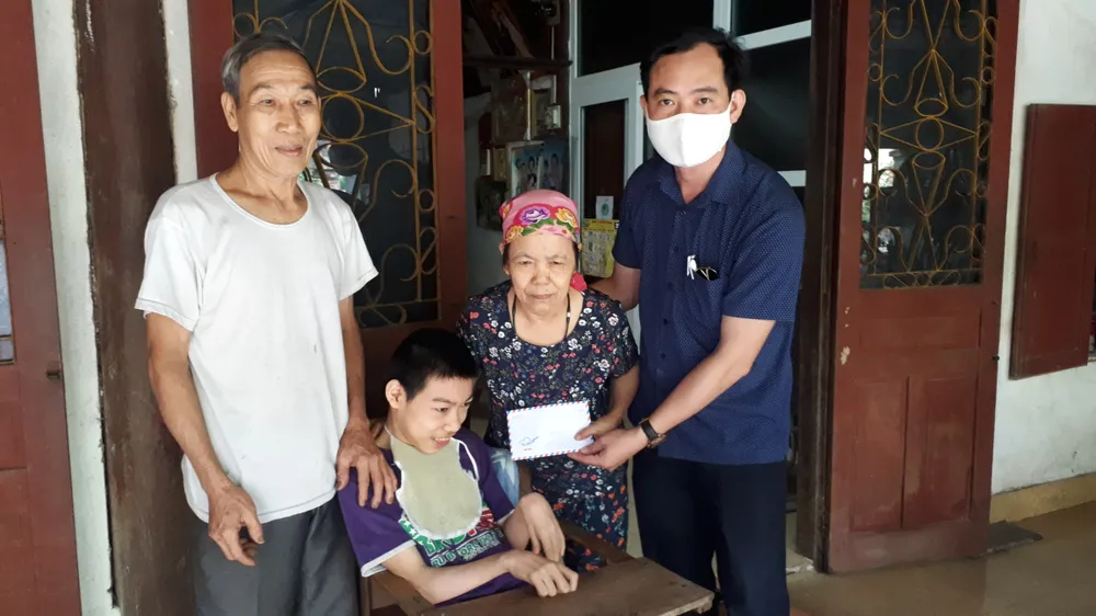 Báo SGGP trao 83,6 triệu đồng hỗ trợ các gia đình có hoàn cảnh khó khăn ảnh 3