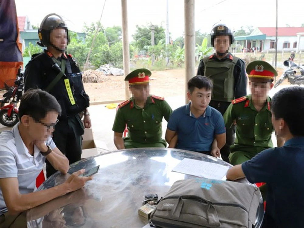 Bắt “ông trùm” thuê vận chuyển 31kg ma túy đá ảnh 2 Bắt “ông trùm” thuê vận chuyển 31kg ma túy đá ảnh 2