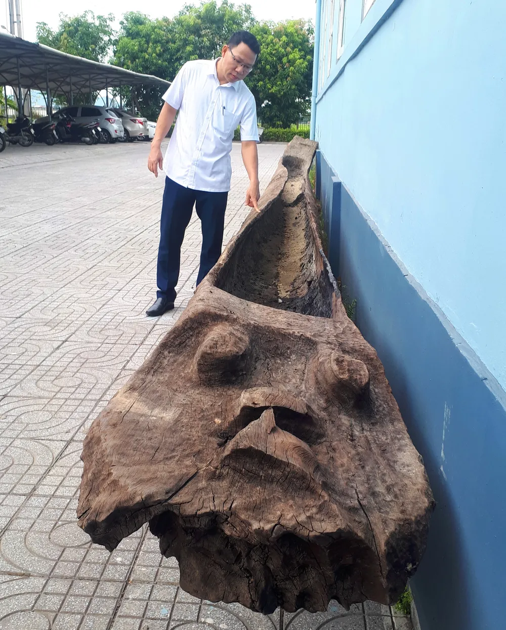 Phát hiện 2 chiếc thuyền độc mộc dưới lòng sông Ngàn Sâu ảnh 1