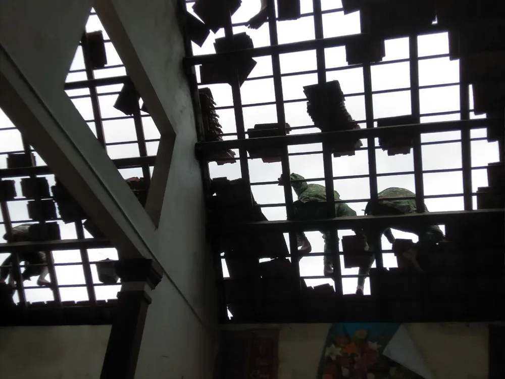 Lốc xoáy gây thiệt hại hàng tỷ đồng ở hai xã ven biển Hà Tĩnh ảnh 5